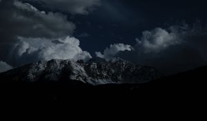 Preview wallpaper mountains, night, clouds, peaks
