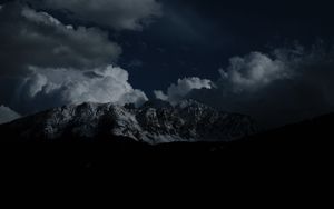 Preview wallpaper mountains, night, clouds, peaks