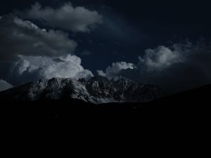 Preview wallpaper mountains, night, clouds, peaks