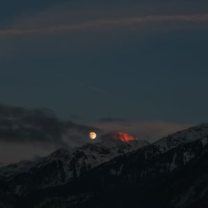 Preview wallpaper mountains, night, moon, full moon, peak