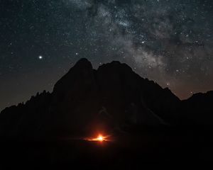 Preview wallpaper mountains, night, starry sky, darkness, fire