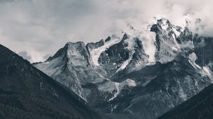 Preview wallpaper mountains, peak, aerial view, forest, fog, clouds