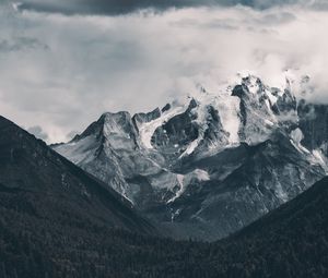 Preview wallpaper mountains, peak, aerial view, forest, fog, clouds