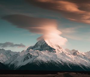 Preview wallpaper mountains, peak, clouds, snowy, landscape