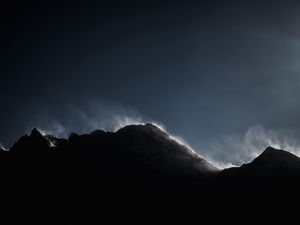 Preview wallpaper mountains, peak, fog, enveloping, dark, shadow