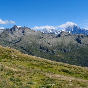 Preview wallpaper mountains, peak, grass, view, landscape