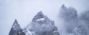 Preview wallpaper mountains, peak, rocks, snow, clouds