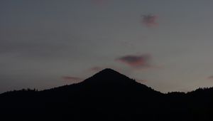 Preview wallpaper mountains, peak, silhouette, sky, dusk
