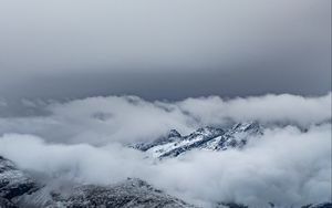 Preview wallpaper mountains, peak, sky, fog, clouds