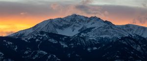 Preview wallpaper mountains, peak, snow, clouds, nature