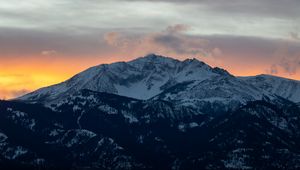 Preview wallpaper mountains, peak, snow, clouds, nature