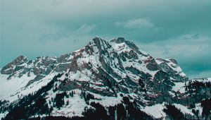 Preview wallpaper mountains, peak, snow, clouds, village