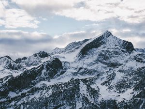 Preview wallpaper mountains, peak, snow, snowy, sky, clouds