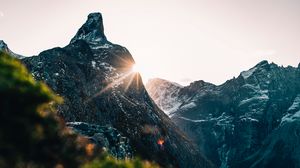 Preview wallpaper mountains, peak, sun, sunlight, landscape