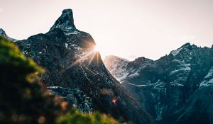 Preview wallpaper mountains, peak, sun, sunlight, landscape