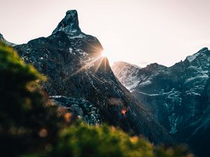 Preview wallpaper mountains, peak, sun, sunlight, landscape