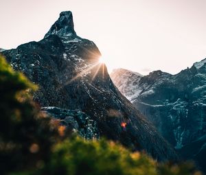 Preview wallpaper mountains, peak, sun, sunlight, landscape