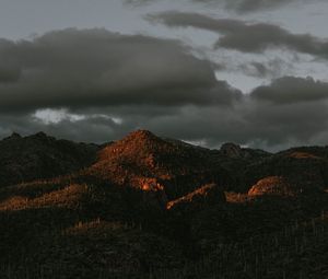 Preview wallpaper mountains, peaks, cacti, cloudy