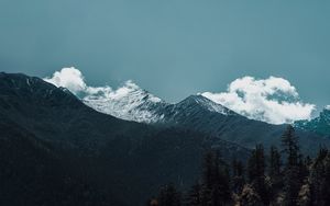 Preview wallpaper mountains, peaks, clouds, trees, landscape