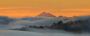 Preview wallpaper mountains, peaks, clouds, fog, distance