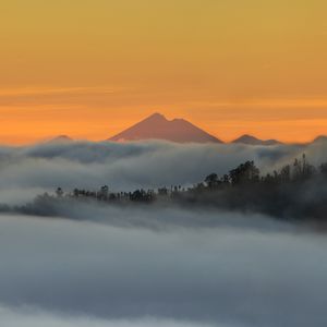 Preview wallpaper mountains, peaks, clouds, fog, distance