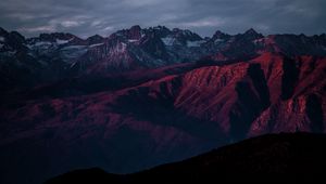 Preview wallpaper mountains, peaks, fog, night, snowy, usa