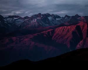 Preview wallpaper mountains, peaks, fog, night, snowy, usa