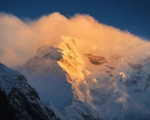 Preview wallpaper mountains, peaks, snow, sky, mist