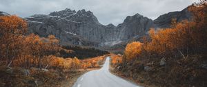 Preview wallpaper mountains, road, autumn, landscape