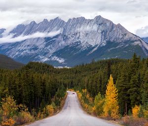 Preview wallpaper mountains, road, distance, turn