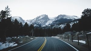 Preview wallpaper mountains, road, marking