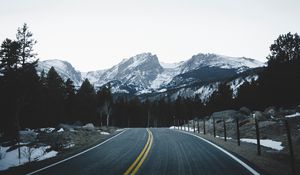 Preview wallpaper mountains, road, marking