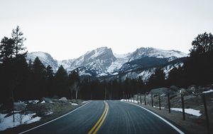 Preview wallpaper mountains, road, marking