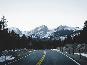 Preview wallpaper mountains, road, marking