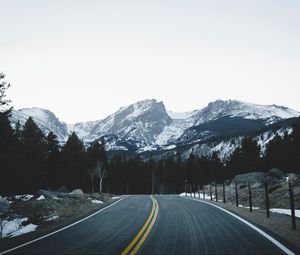 Preview wallpaper mountains, road, marking