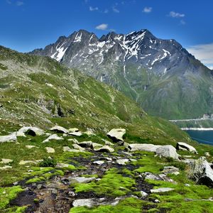 Preview wallpaper mountains, rocks, peaks, moss, lake