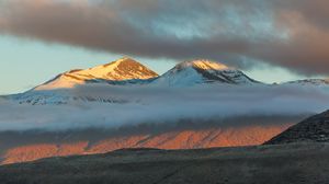 Preview wallpaper mountains, rocks, peaks, clouds, snowy