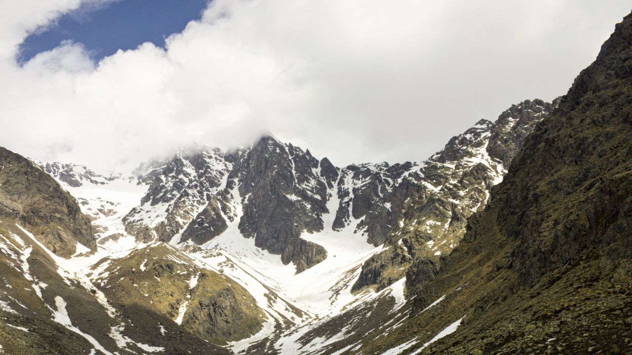 Wallpaper mountains, rocks, snow, snowy, stones