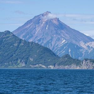 Preview wallpaper mountains, sea, slope, nature, landscape, blue