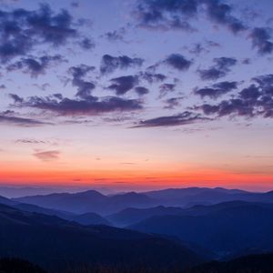 Preview wallpaper mountains, sky, horizon, clouds