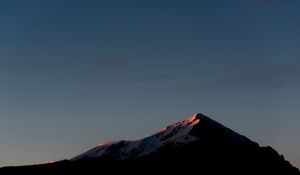 Preview wallpaper mountains, sky, top