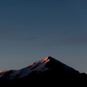 Preview wallpaper mountains, sky, top