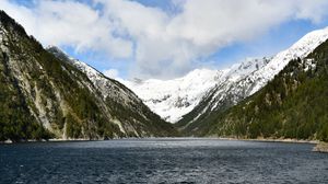Preview wallpaper mountains, slope, sea, waves, clouds