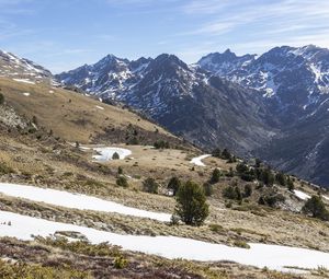 Preview wallpaper mountains, slope, snow, bushes, landscape