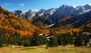 Preview wallpaper mountains, slope, valley, trees, autumn, landscape, nature