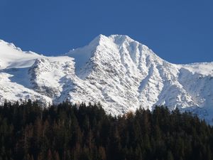 Preview wallpaper mountains, snow, landscape, peaks, trees