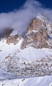Preview wallpaper mountains, snow, road, slope, descent, inclination, fog, clouds, tops