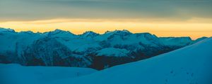 Preview wallpaper mountains, snow, sunset, horizon, sky, snowy