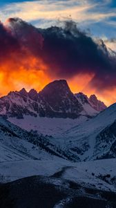 Preview wallpaper mountains, snow, sunset, sky, clouds