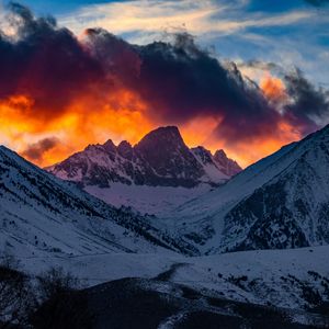 Preview wallpaper mountains, snow, sunset, sky, clouds